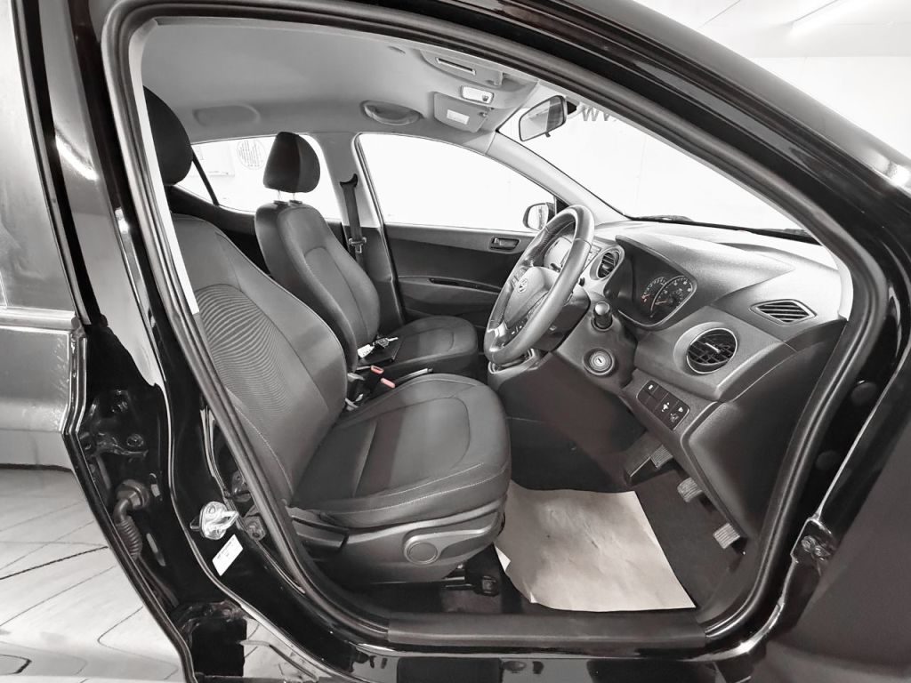 Used Hyundai i10 2018 for sale - 77904579: Photo 9