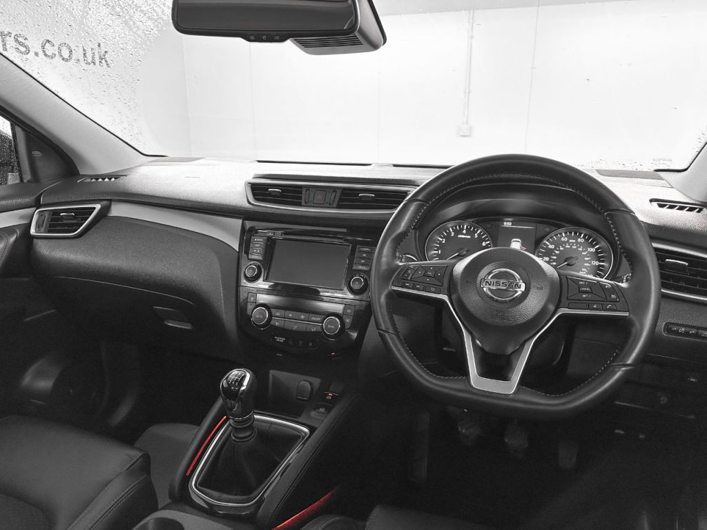 Used Nissan Qashqai 2018 for sale - 78025988: Photo 2