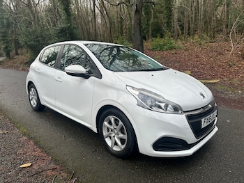 Used Peugeot 208 2016 for sale - 77337037: Photo