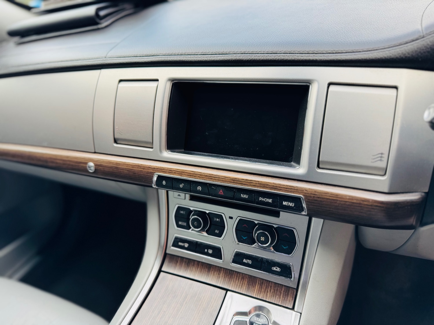 Used Jaguar XF 2012 for sale - 78183082: Photo 15