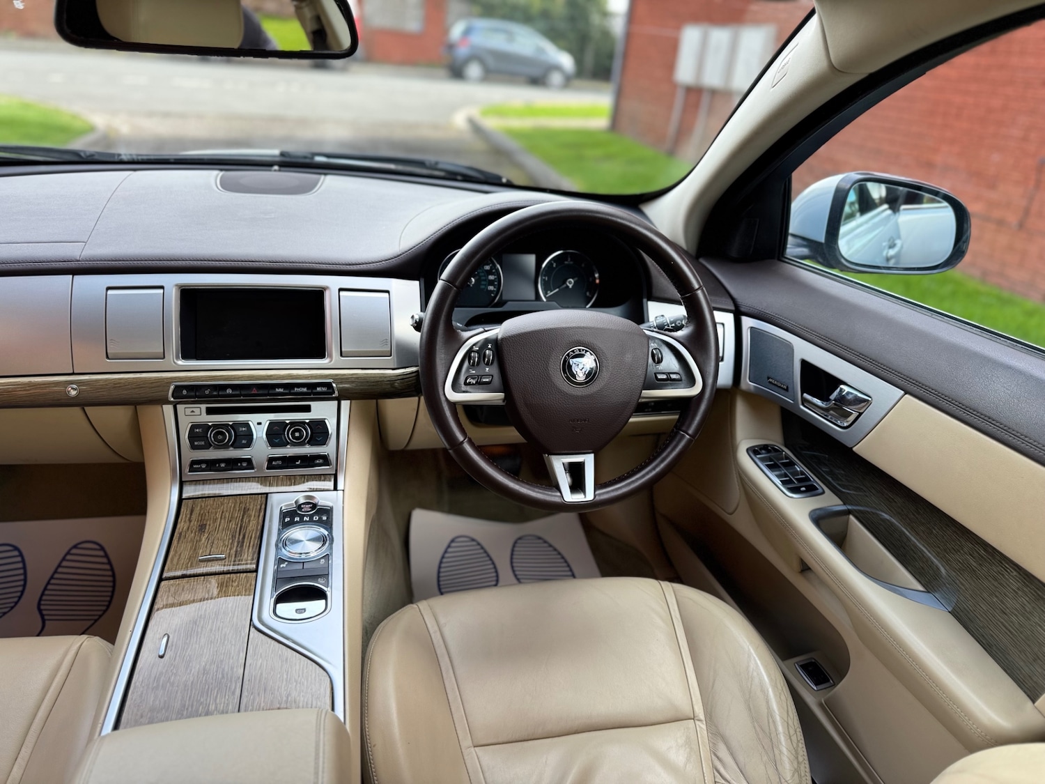 Used Jaguar XF 2014 for sale - 77973051: Photo 7