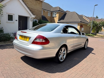 Used Mercedes-Benz CLK 2005 for sale - 79328281: Photo
