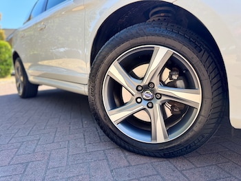 Used Volvo XC60 2015 for sale - 79490725: Photo