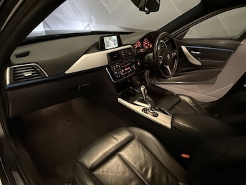 Used BMW 3 Series 2017 for sale - 77692877: Photo