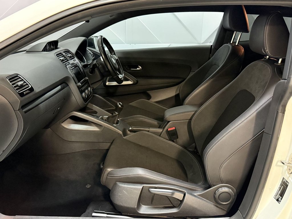 Used Volkswagen Scirocco 2017 for sale - 77850101: Photo 13