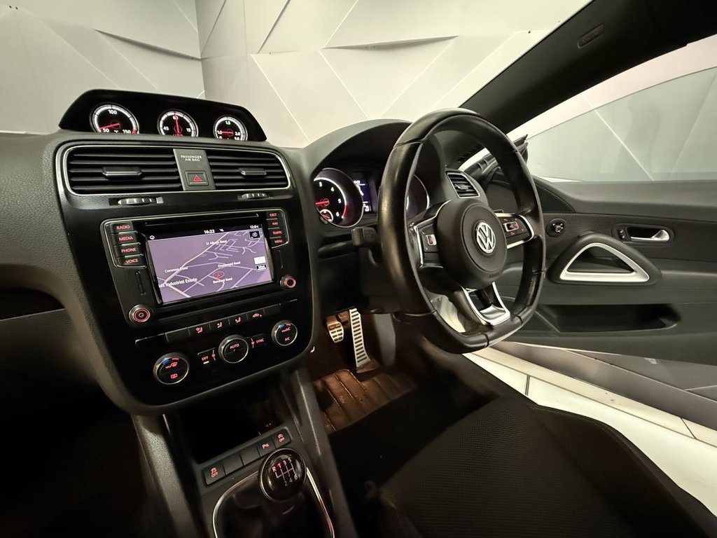 Used Volkswagen Scirocco 2017 for sale - 77850101: Photo 15