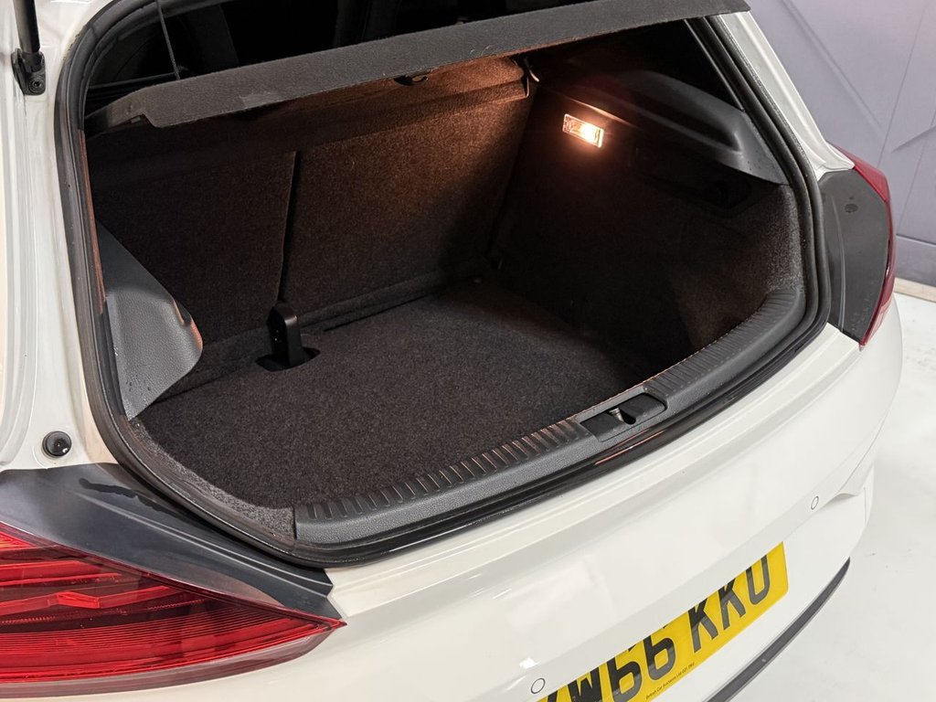 Used Volkswagen Scirocco 2017 for sale - 77850101: Photo 23