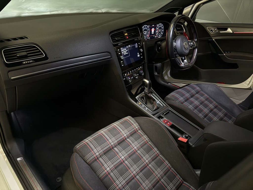 Used Volkswagen Golf 2018 for sale - 77693122: Photo 3