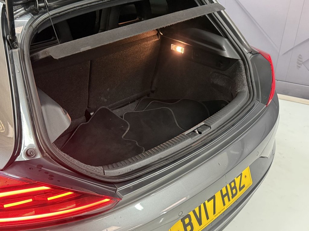 Used Volkswagen Scirocco 2017 for sale - 77583557: Photo 24