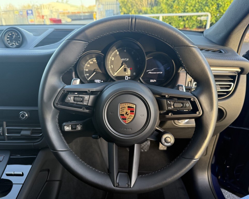 Used Porsche Macan 2023 for sale - 77247674: Photo 16