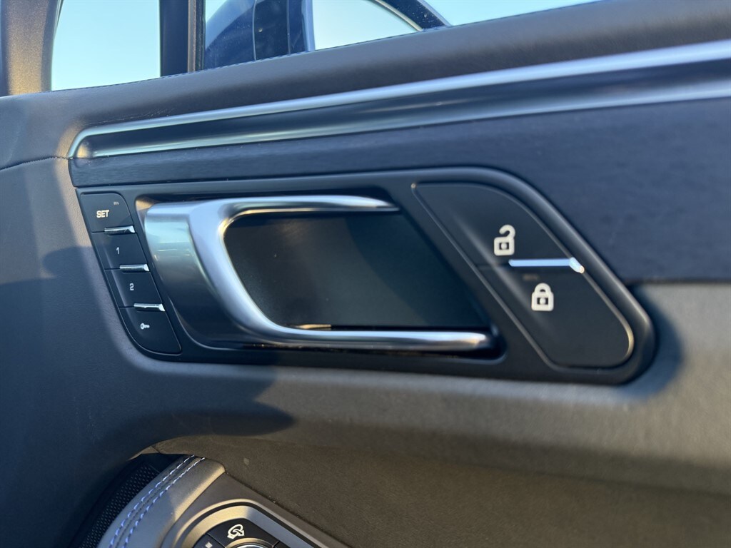 Used Porsche Macan 2023 for sale - 77247674: Photo 22