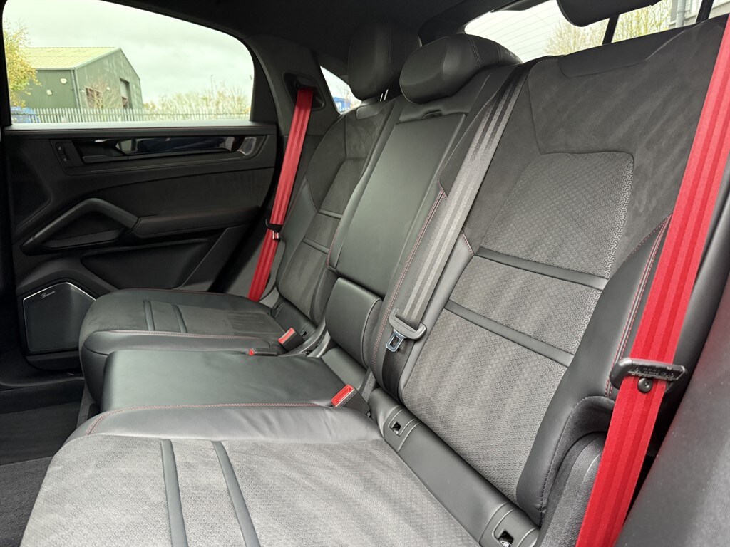 Used Porsche Cayenne 2024 for sale - 77247672: Photo 44