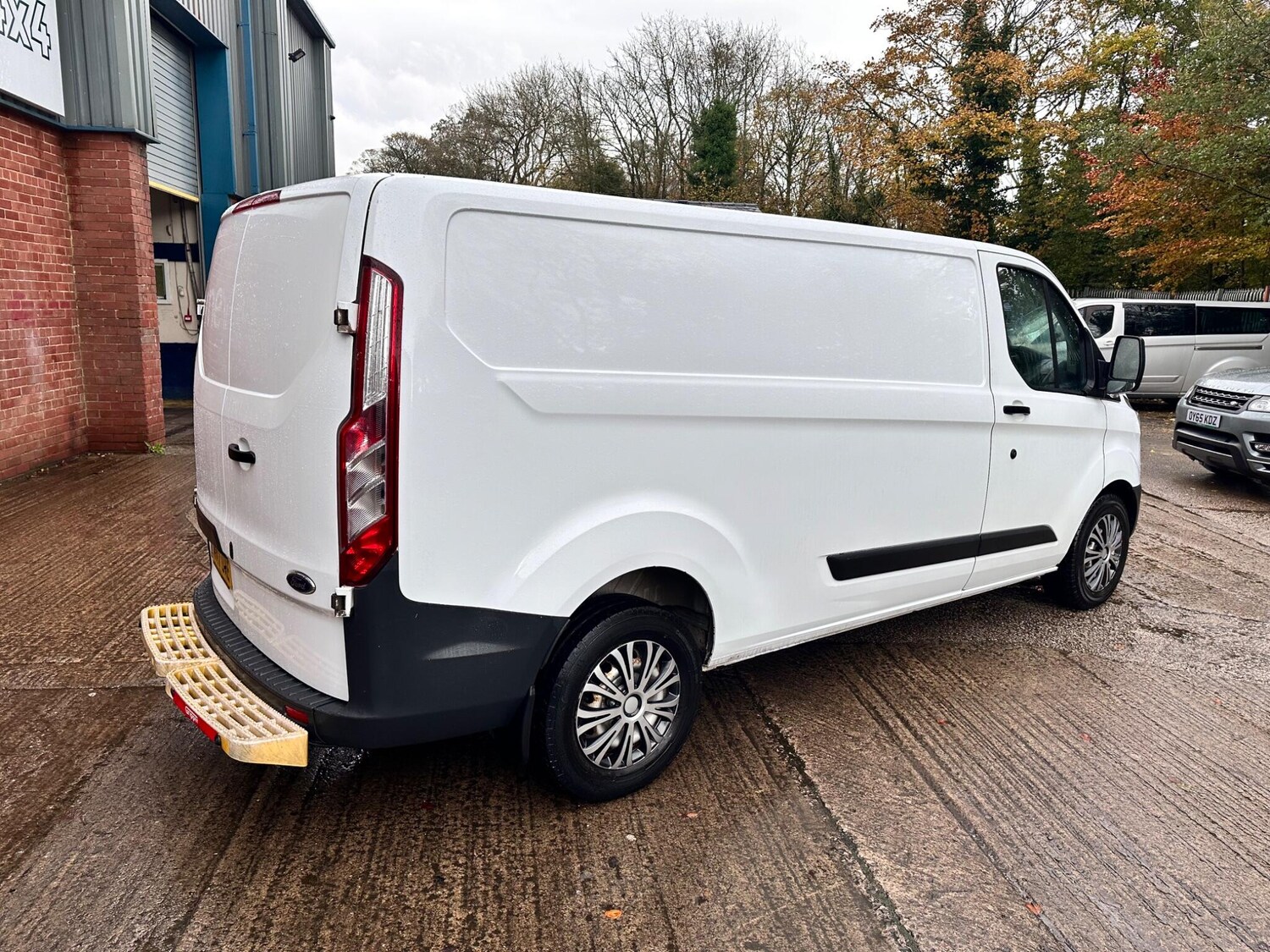 Used Ford Transit Custom 2017 for sale - 76432635: Photo 10