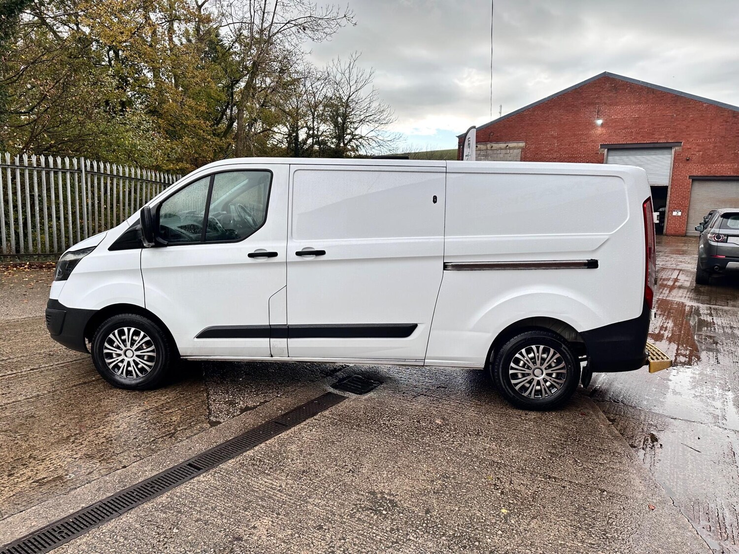 Used Ford Transit Custom 2017 for sale - 76432635: Photo 16