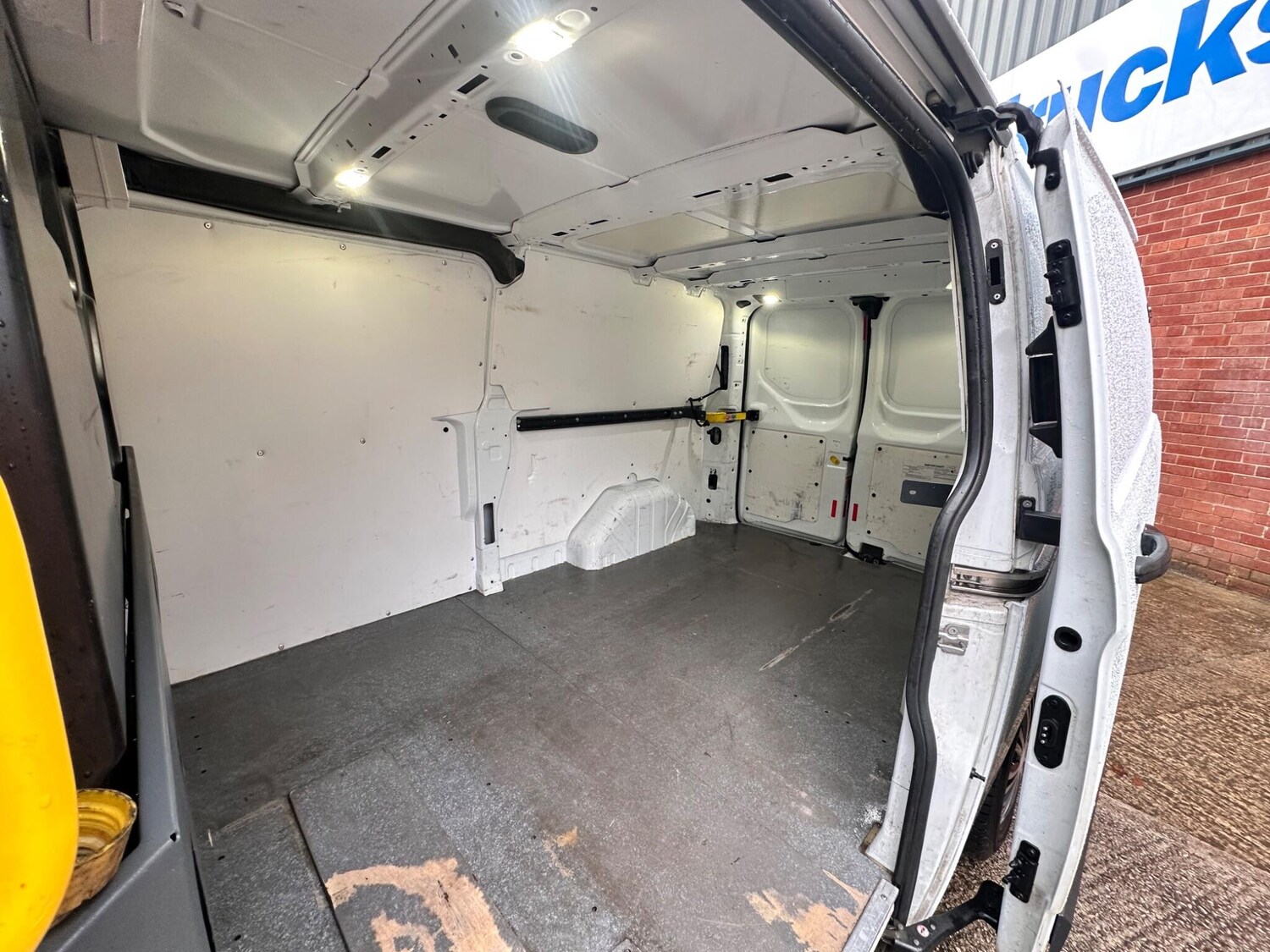 Used Ford Transit Custom 2017 for sale - 76432635: Photo 46