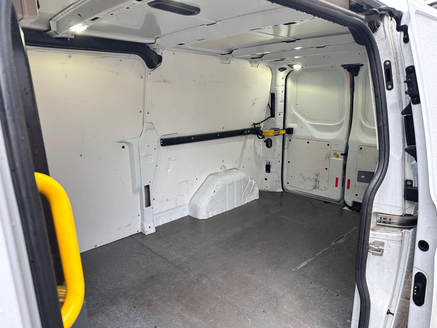 Used Ford Transit Custom 2017 for sale - 76432635: Photo 47