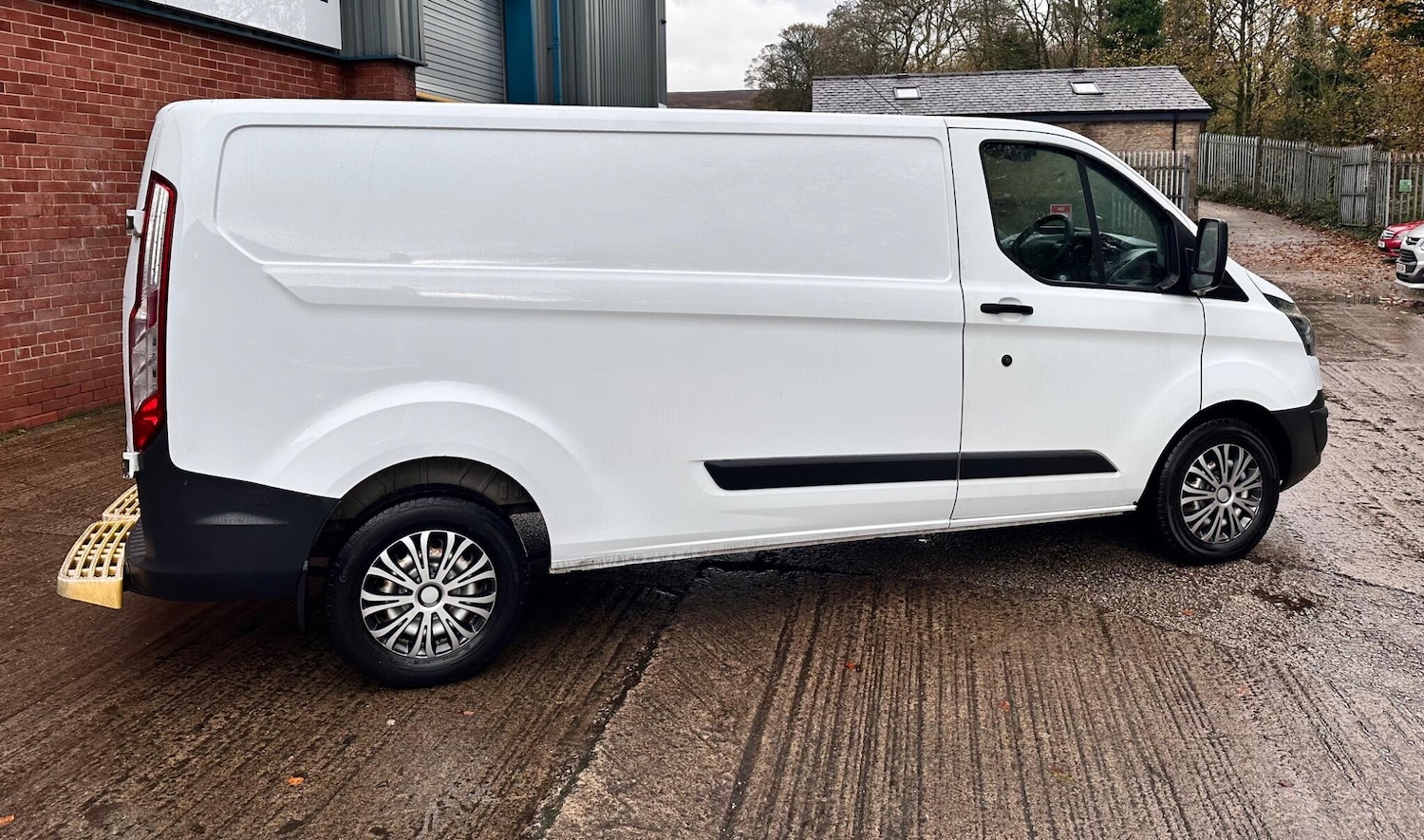 Used Ford Transit Custom 2017 for sale - 76432635: Photo 8