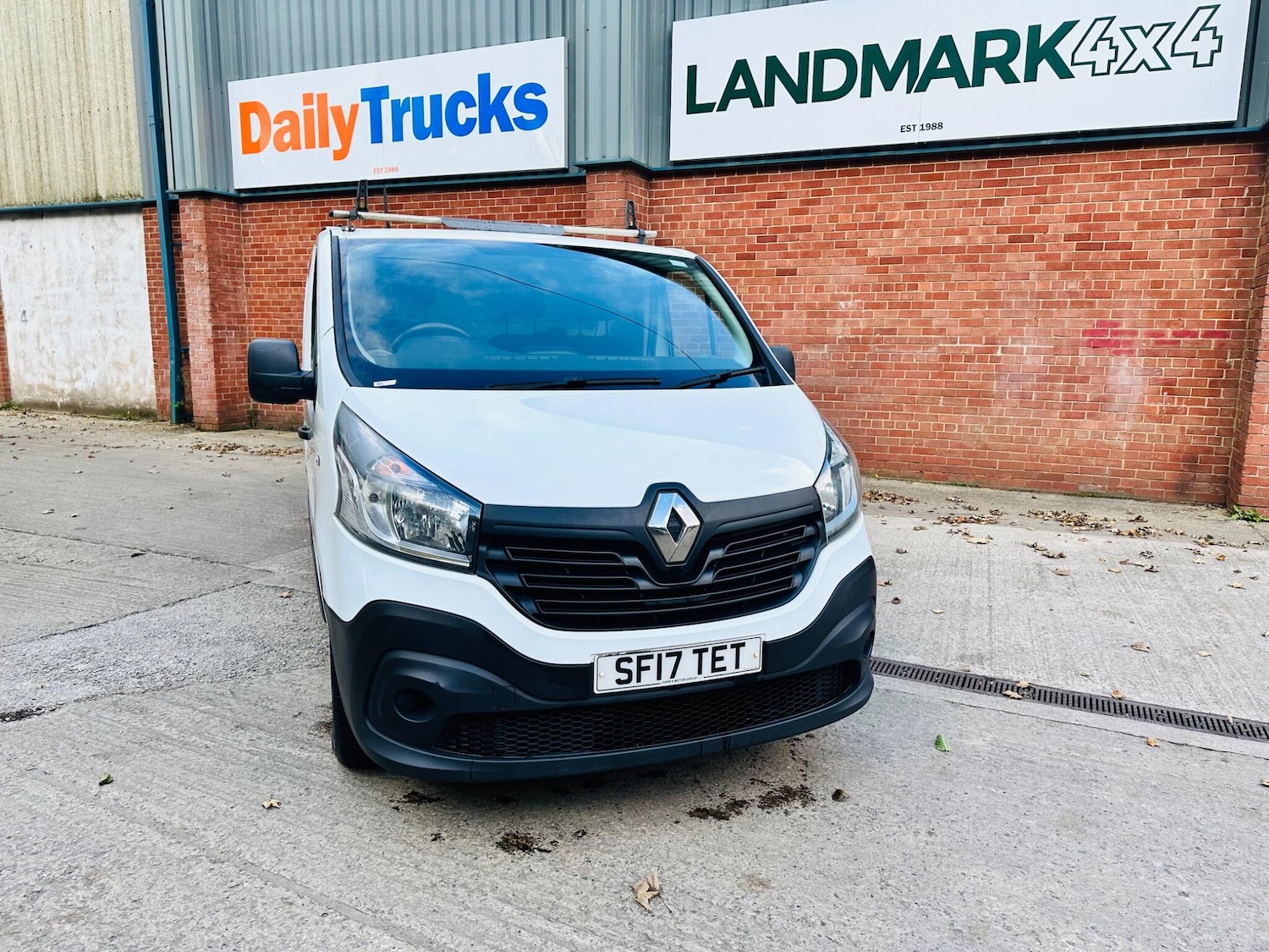 Used Renault Trafic 2017 for sale - 76360458: Photo 1