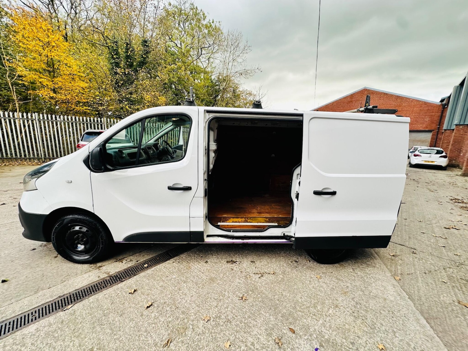Used Renault Trafic 2017 for sale - 76360458: Photo 35