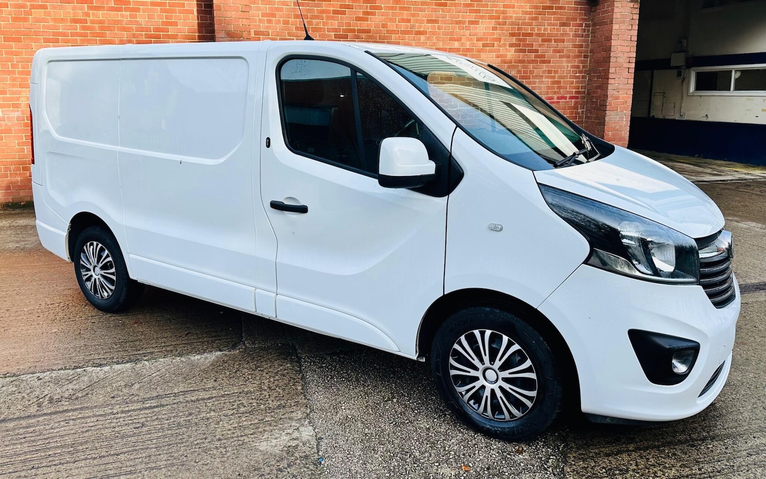 Used Vauxhall Vivaro 2018 for sale - 76423149: Photo 4