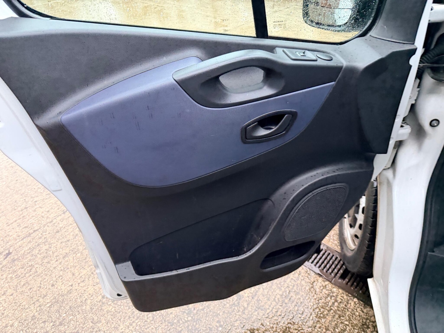 Used Vauxhall Vivaro 2017 for sale - 76952310: Photo 24