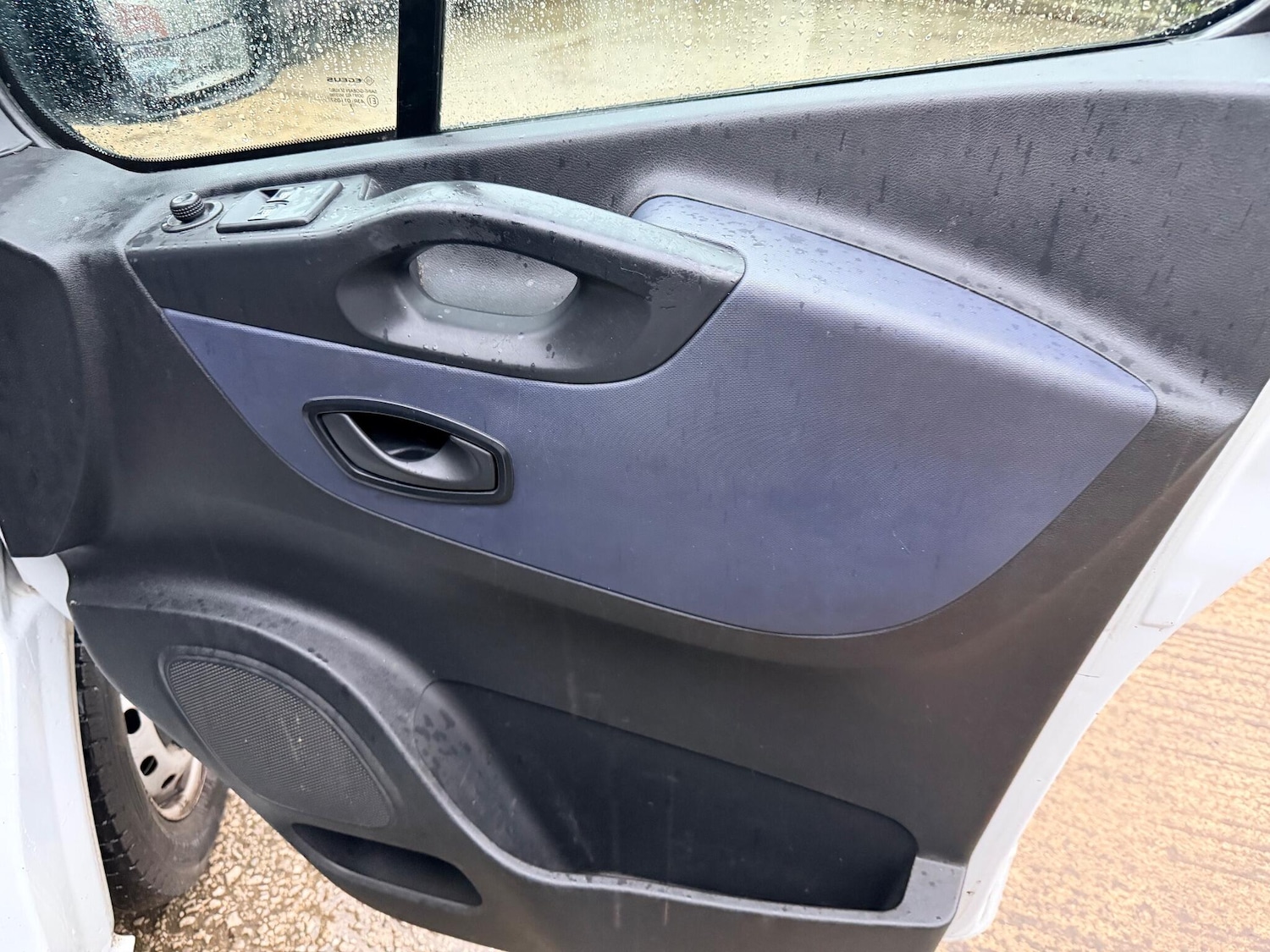 Used Vauxhall Vivaro 2017 for sale - 76952310: Photo 28