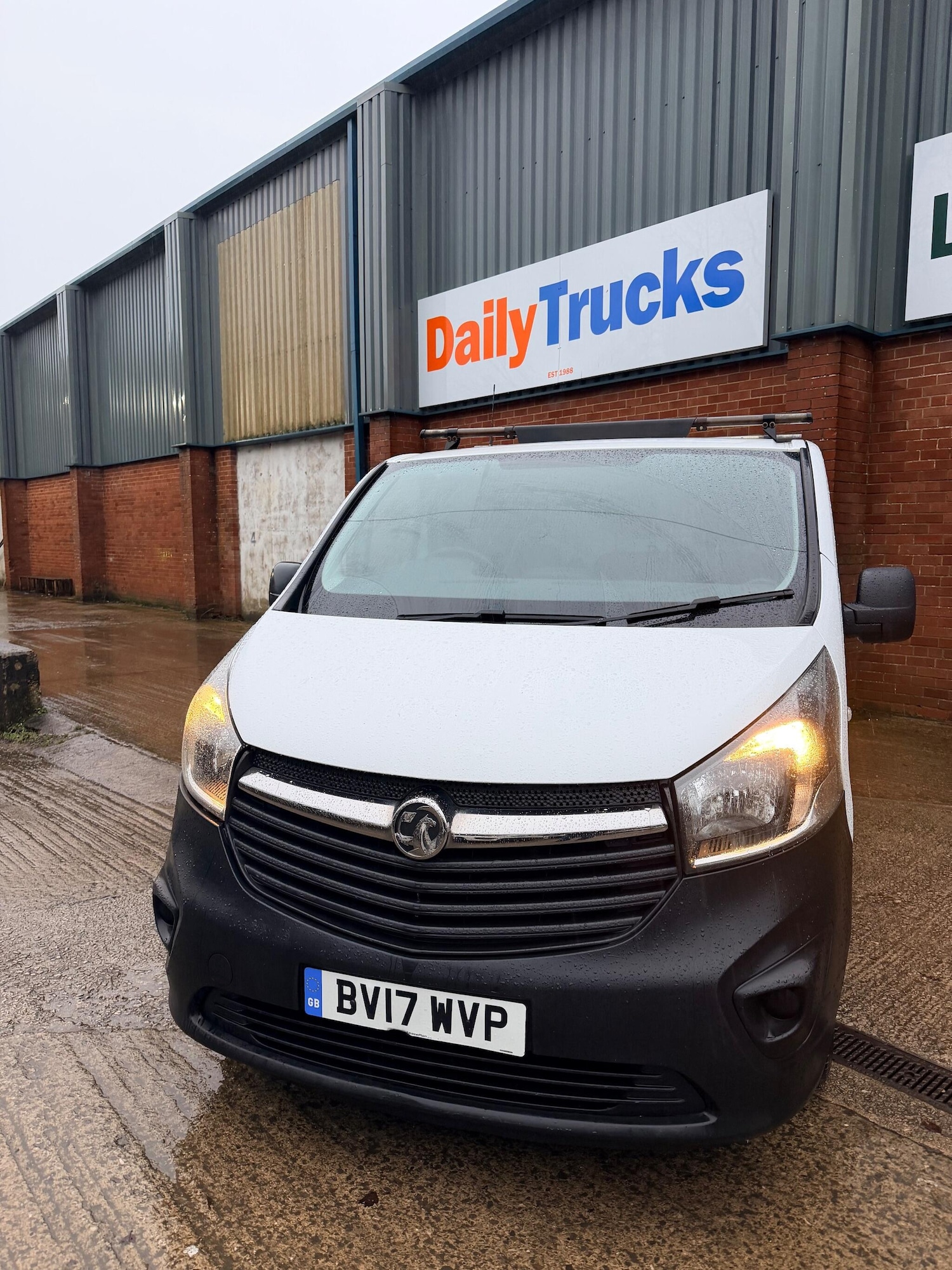 Used Vauxhall Vivaro 2017 for sale - 76952310: Photo 3