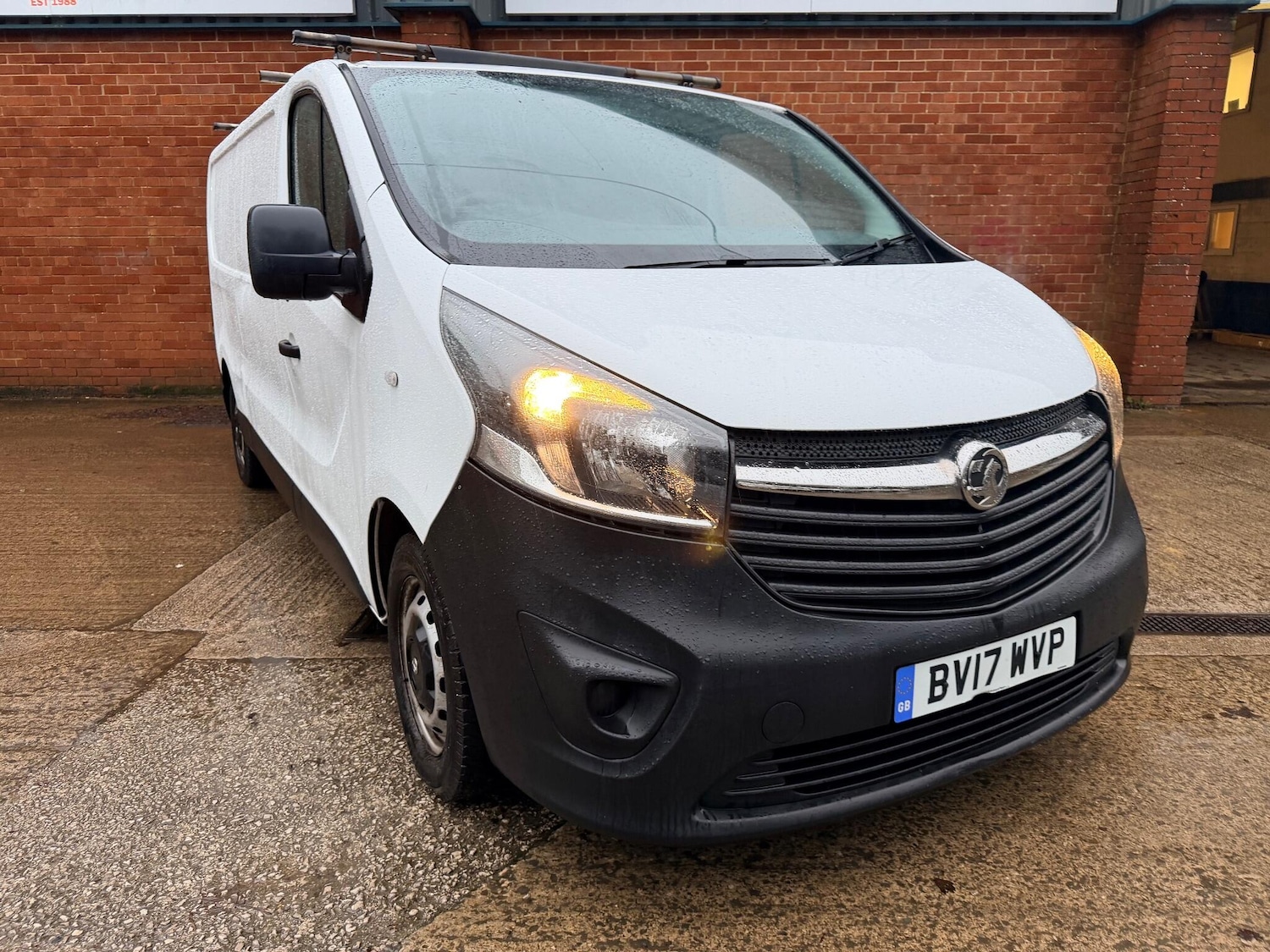 Used Vauxhall Vivaro 2017 for sale - 76952310: Photo 5