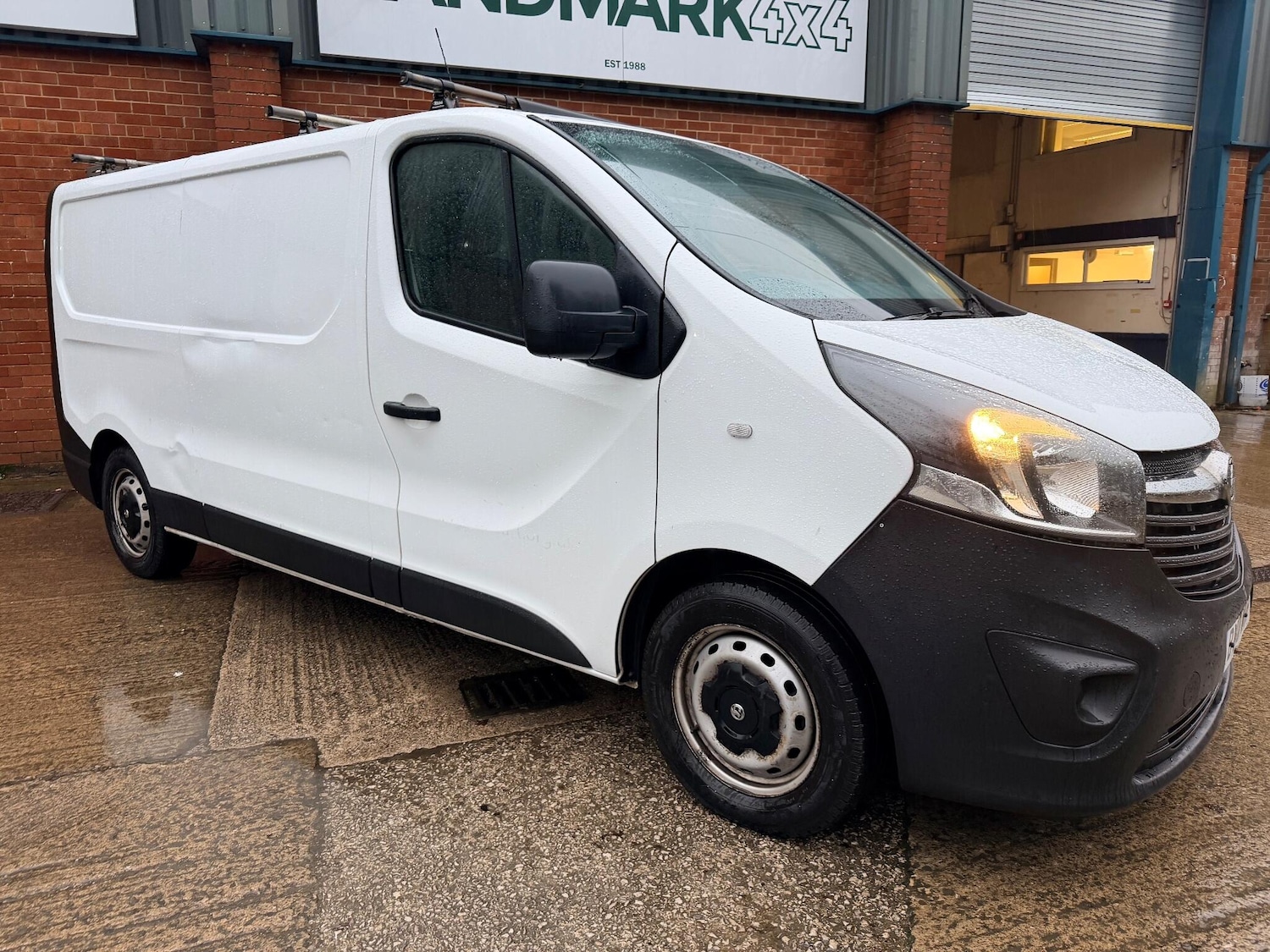Used Vauxhall Vivaro 2017 for sale - 76952310: Photo 7