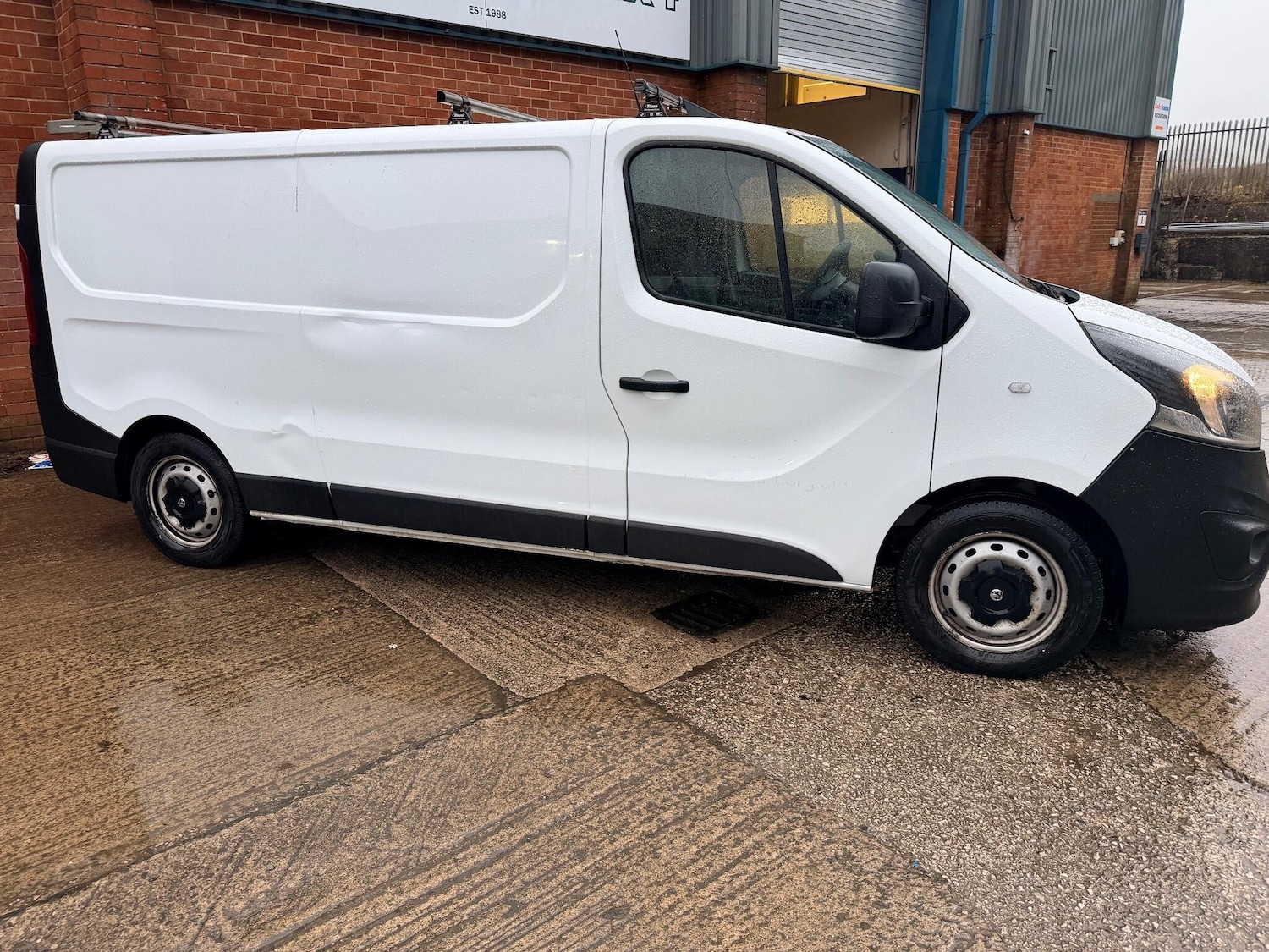 Used Vauxhall Vivaro 2017 for sale - 76952310: Photo 8