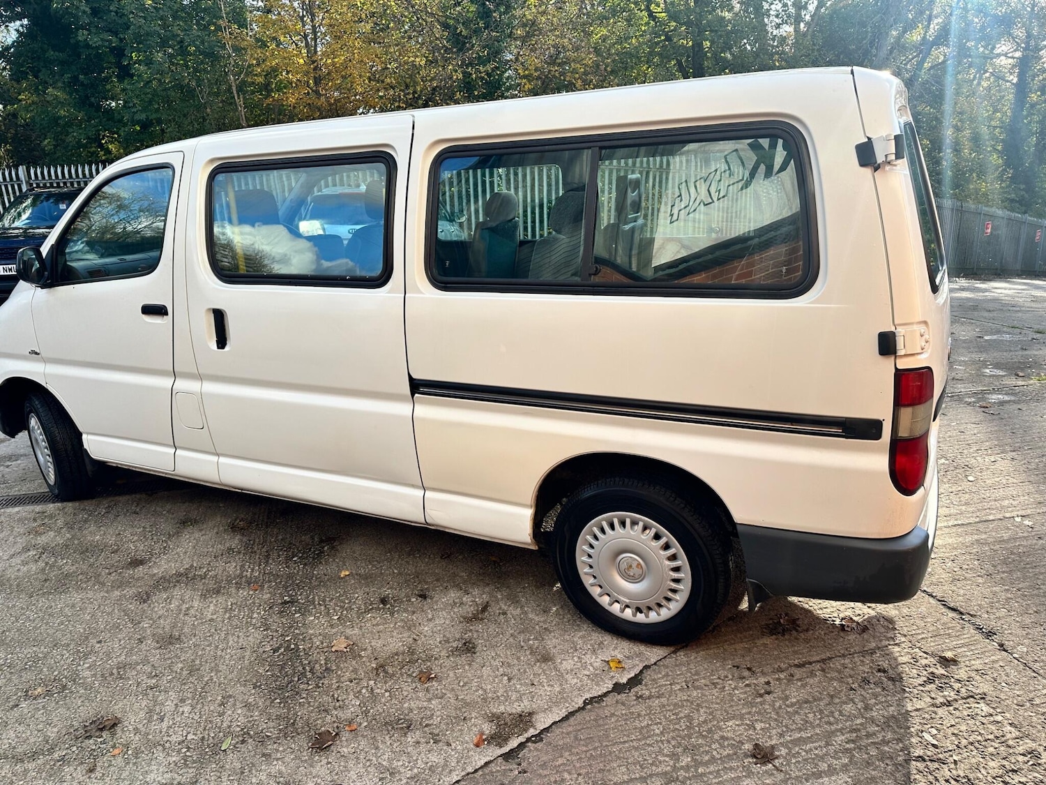 Used Toyota HiAce 2002 for sale - 76349157: Photo 12