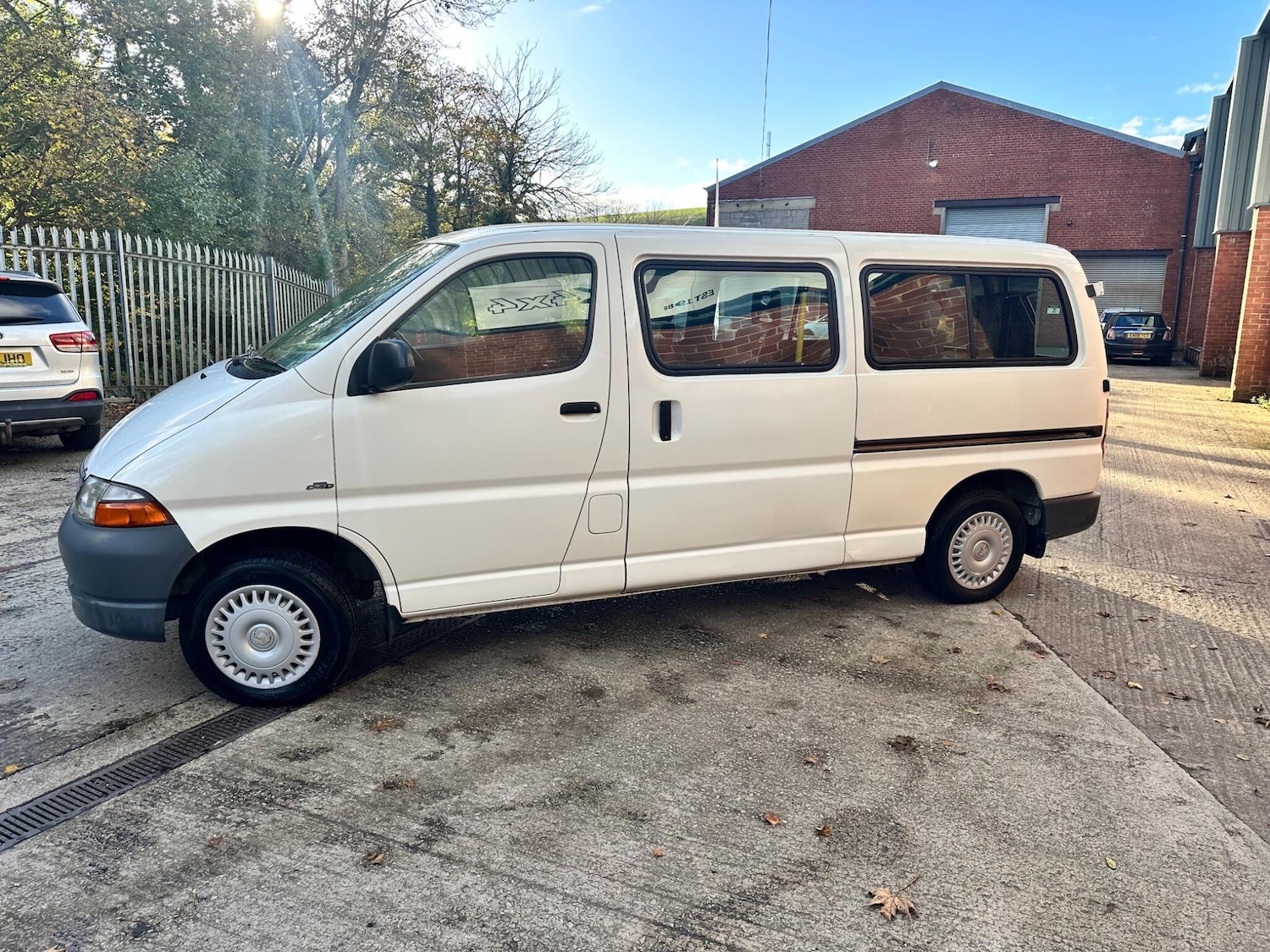 Used Toyota HiAce 2002 for sale - 76349157: Photo 16