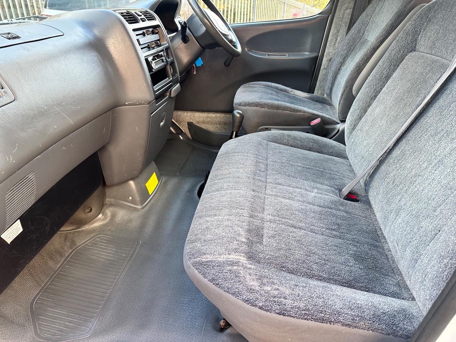 Used Toyota HiAce 2002 for sale - 76349157: Photo 21