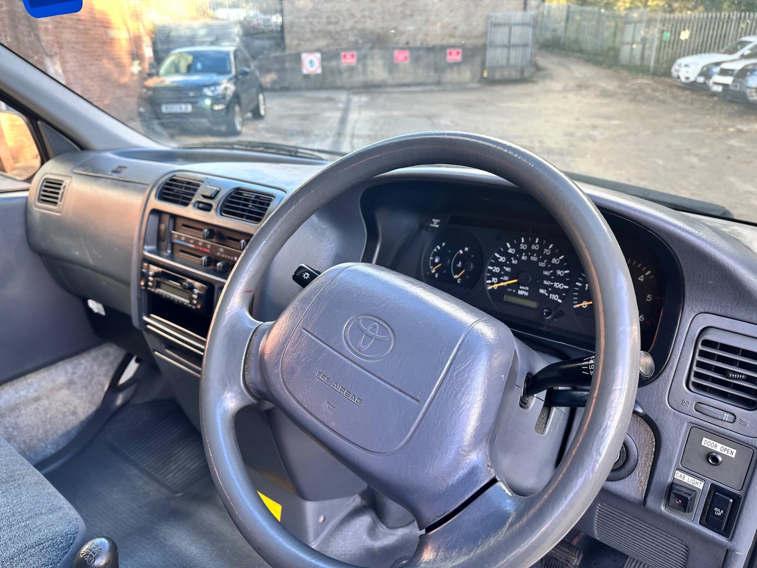 Used Toyota HiAce 2002 for sale - 76349157: Photo 28