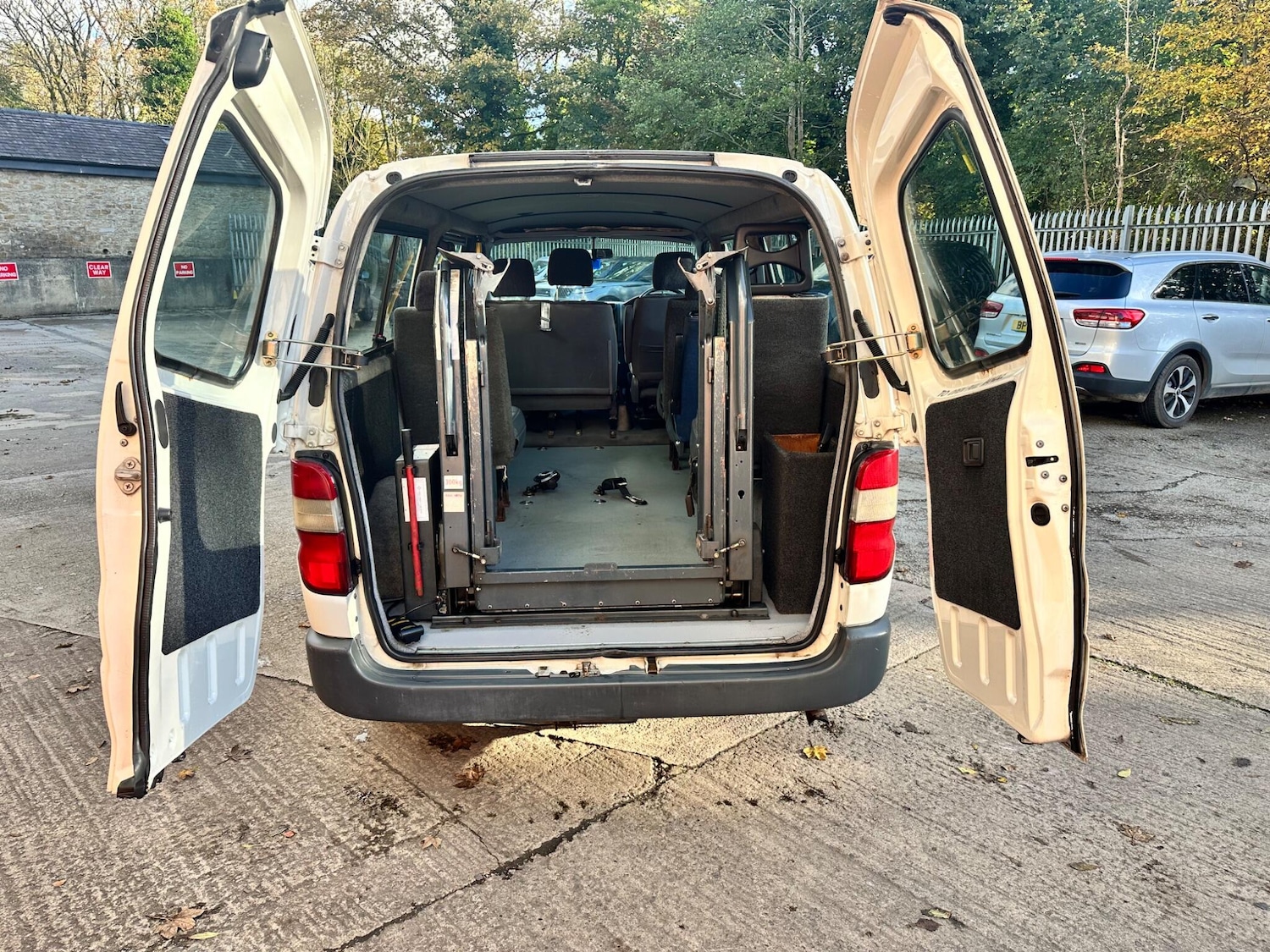 Used Toyota HiAce 2002 for sale - 76349157: Photo 37
