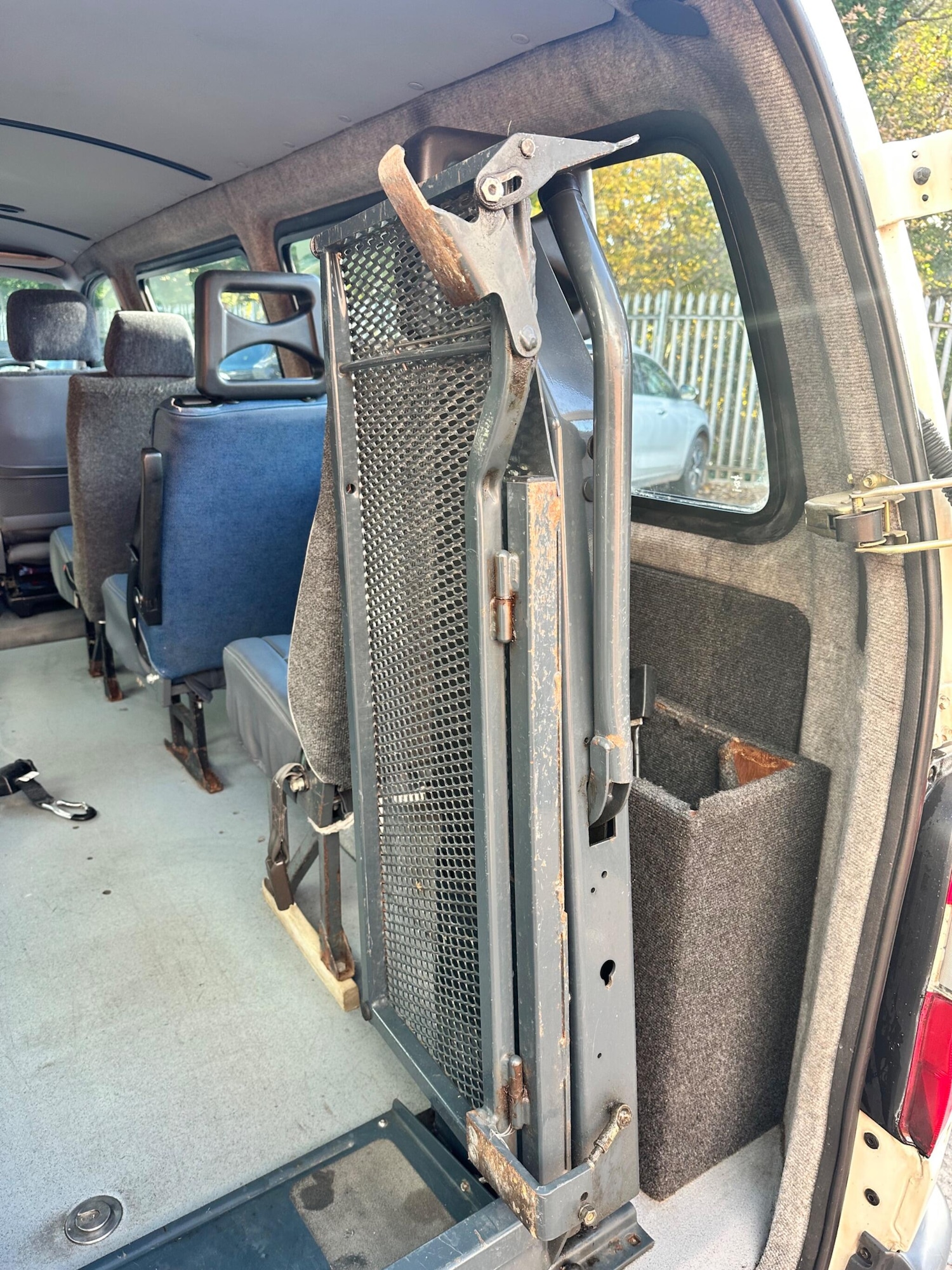 Used Toyota HiAce 2002 for sale - 76349157: Photo 40