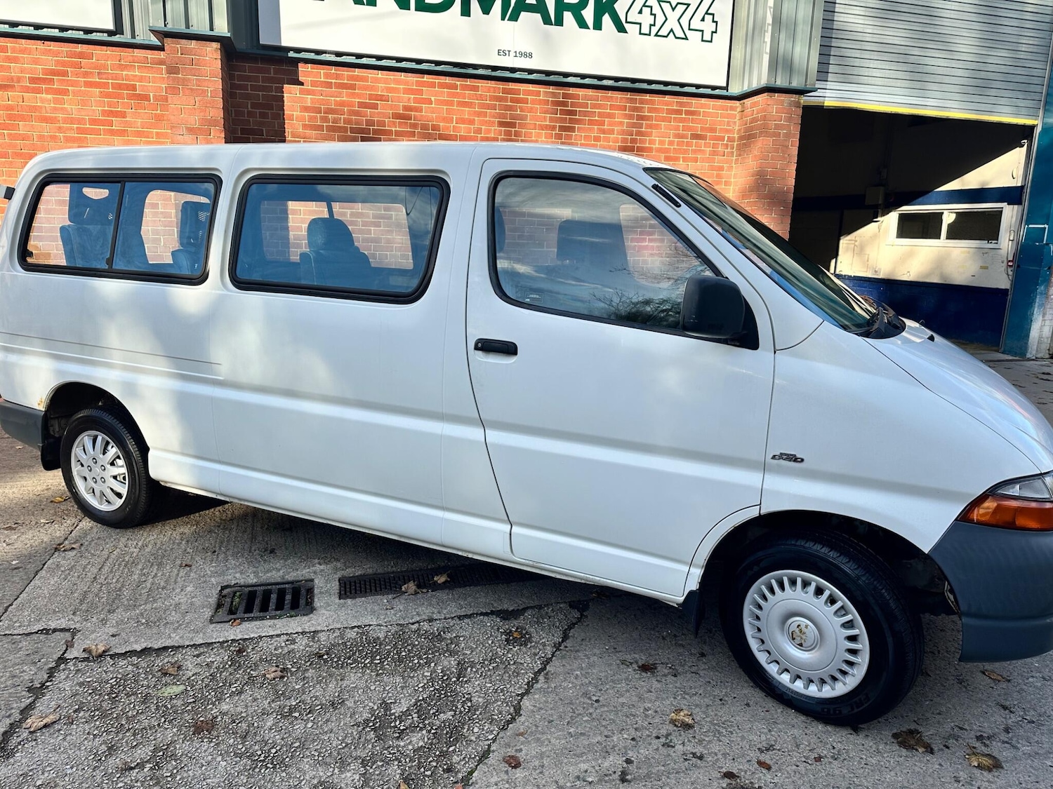 Used Toyota HiAce 2002 for sale - 76349157: Photo 5