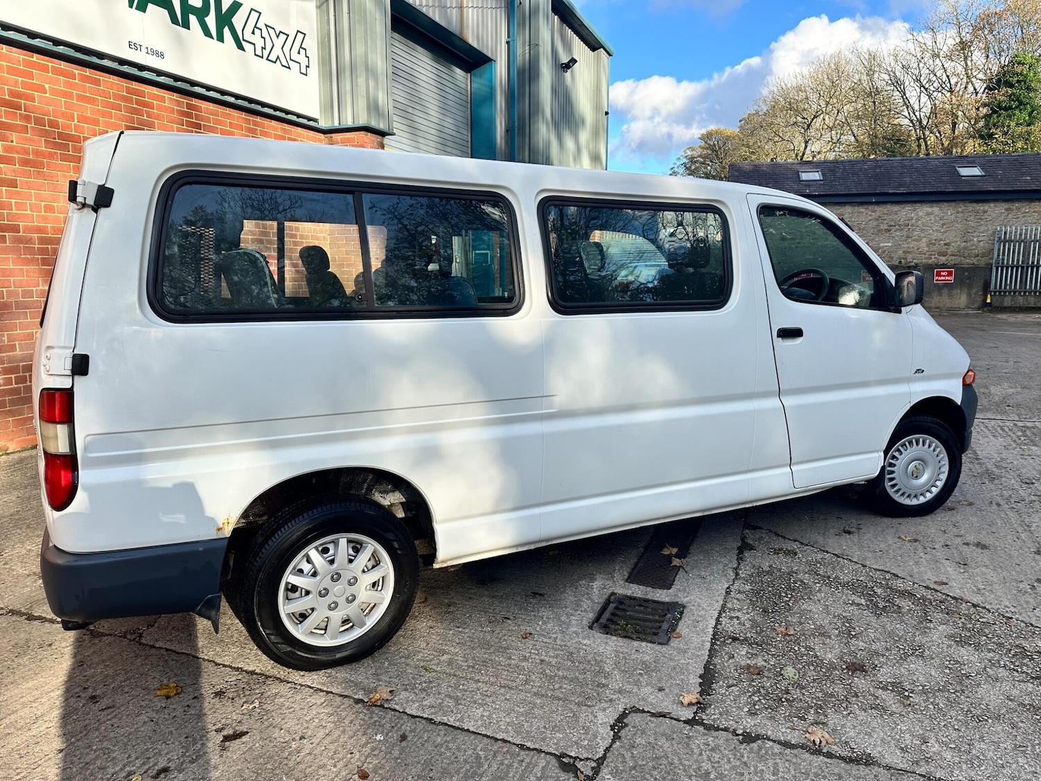Used Toyota HiAce 2002 for sale - 76349157: Photo 7