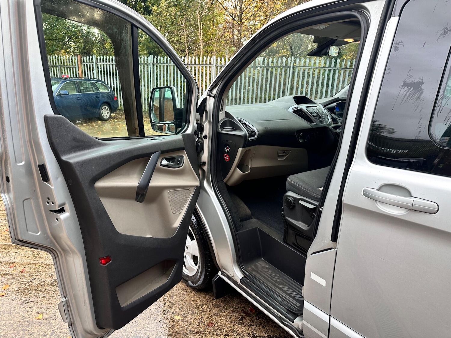 Used Ford Tourneo Custom 2015 for sale - 76440323: Photo 18