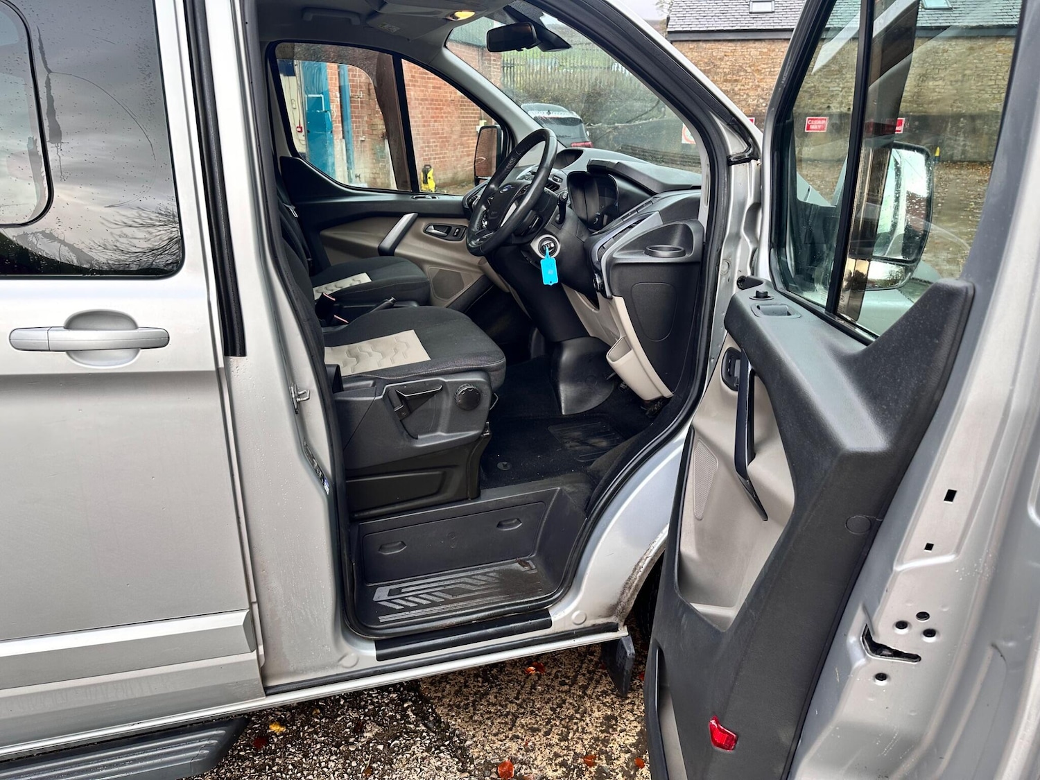 Used Ford Tourneo Custom 2015 for sale - 76440323: Photo 23