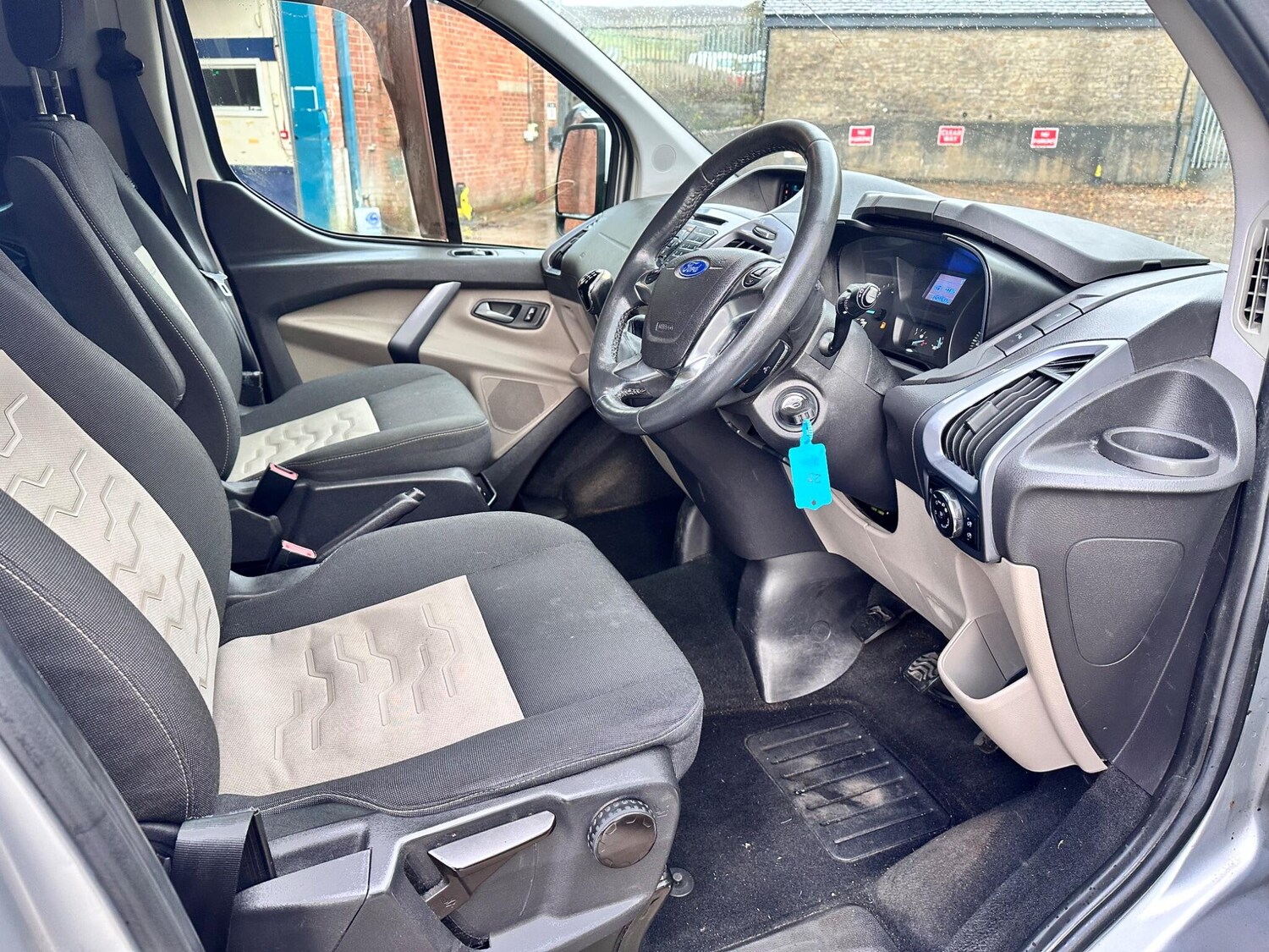 Used Ford Tourneo Custom 2015 for sale - 76440323: Photo 27