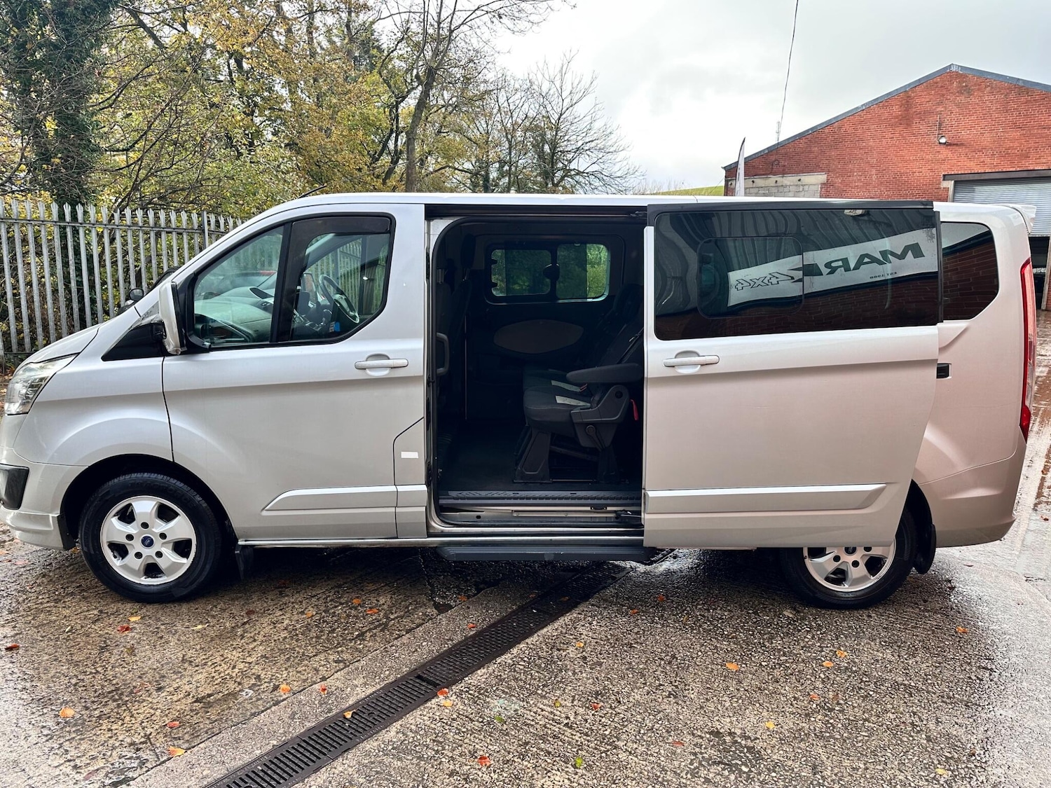 Used Ford Tourneo Custom 2015 for sale - 76440323: Photo 42