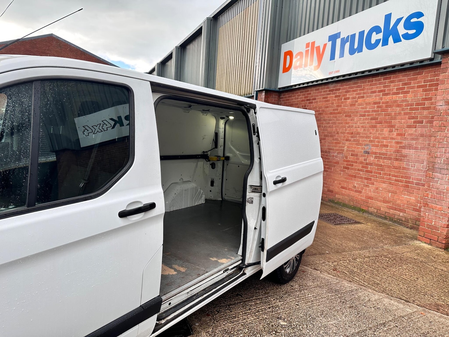 Used Ford Transit Custom 2017 for sale - 77242728: Photo 45