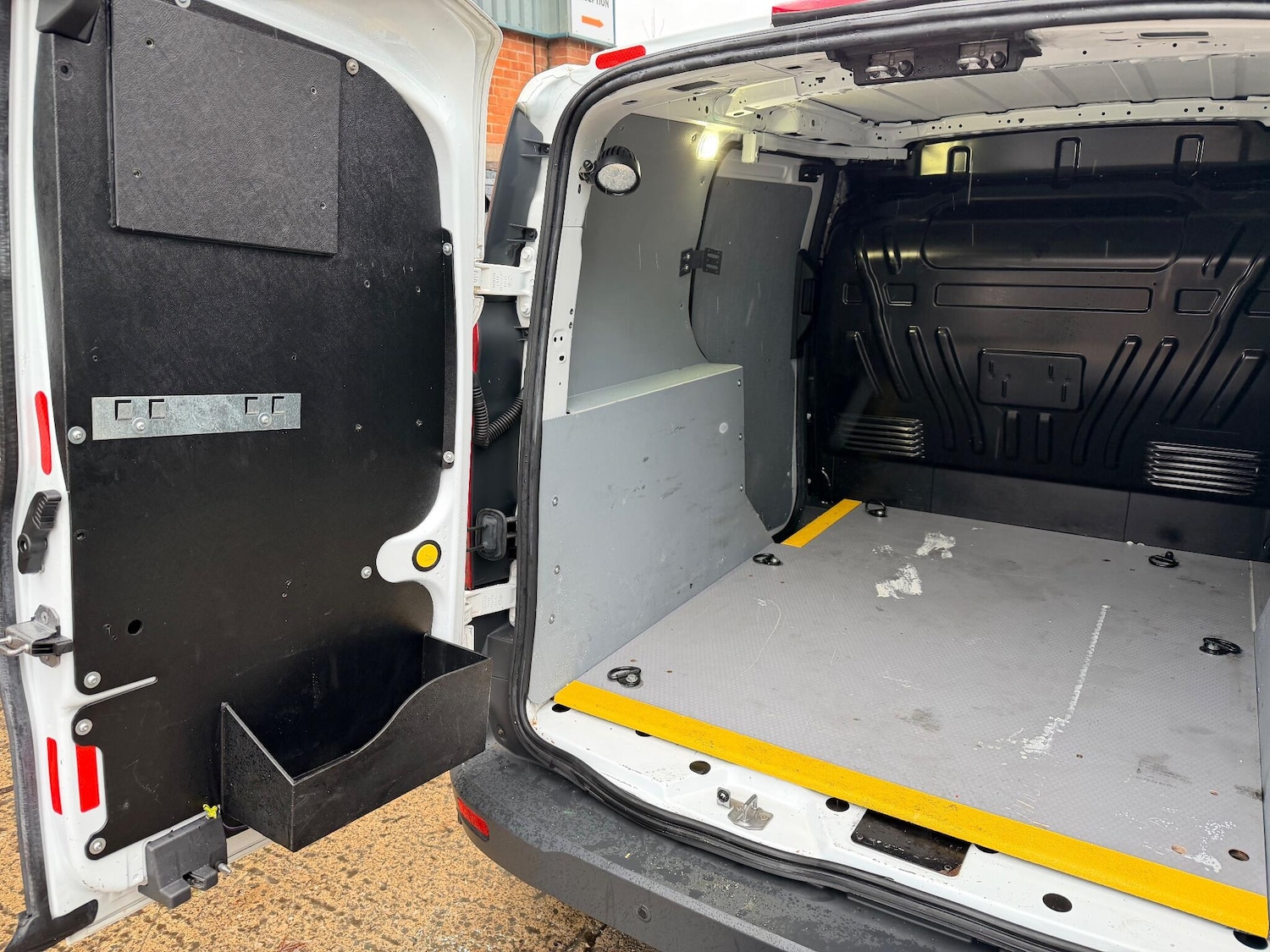 Used Ford Transit Connect 2017 for sale - 77016787: Photo 46