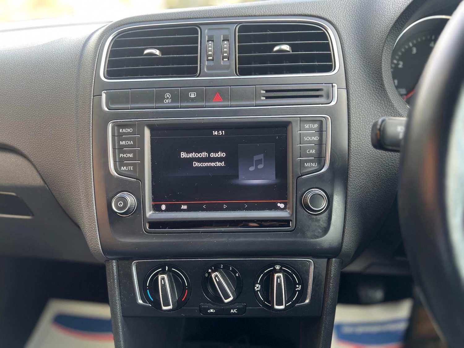 Used Volkswagen Polo 2015 for sale - 76388960: Photo 37