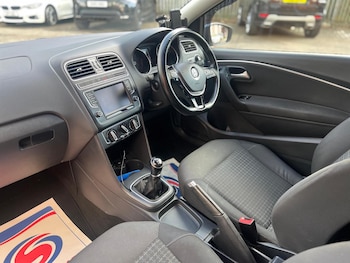 Used Volkswagen Polo 2015 for sale - 76388960: Photo