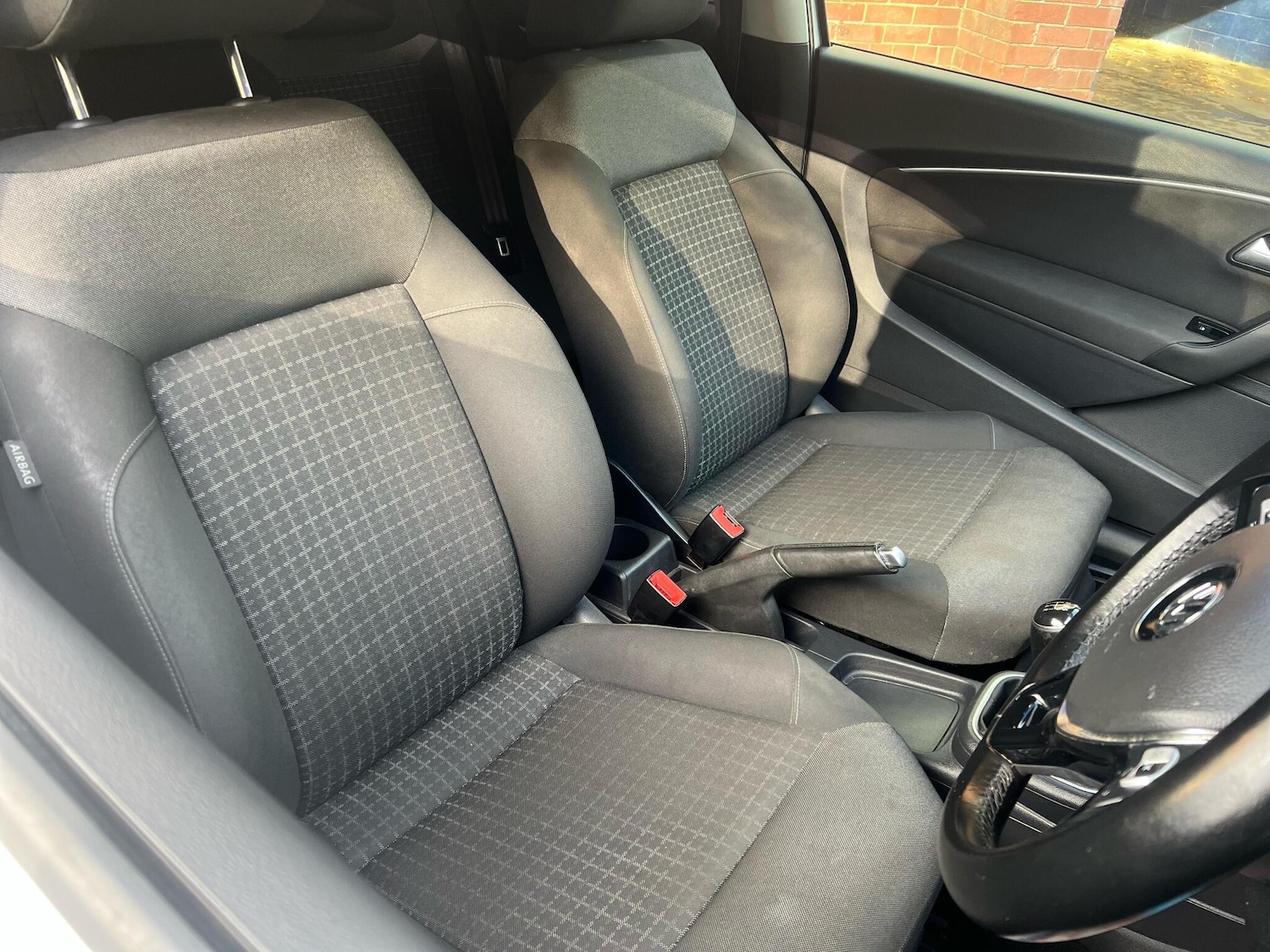 Used Volkswagen Polo 2015 for sale - 76388960: Photo 4