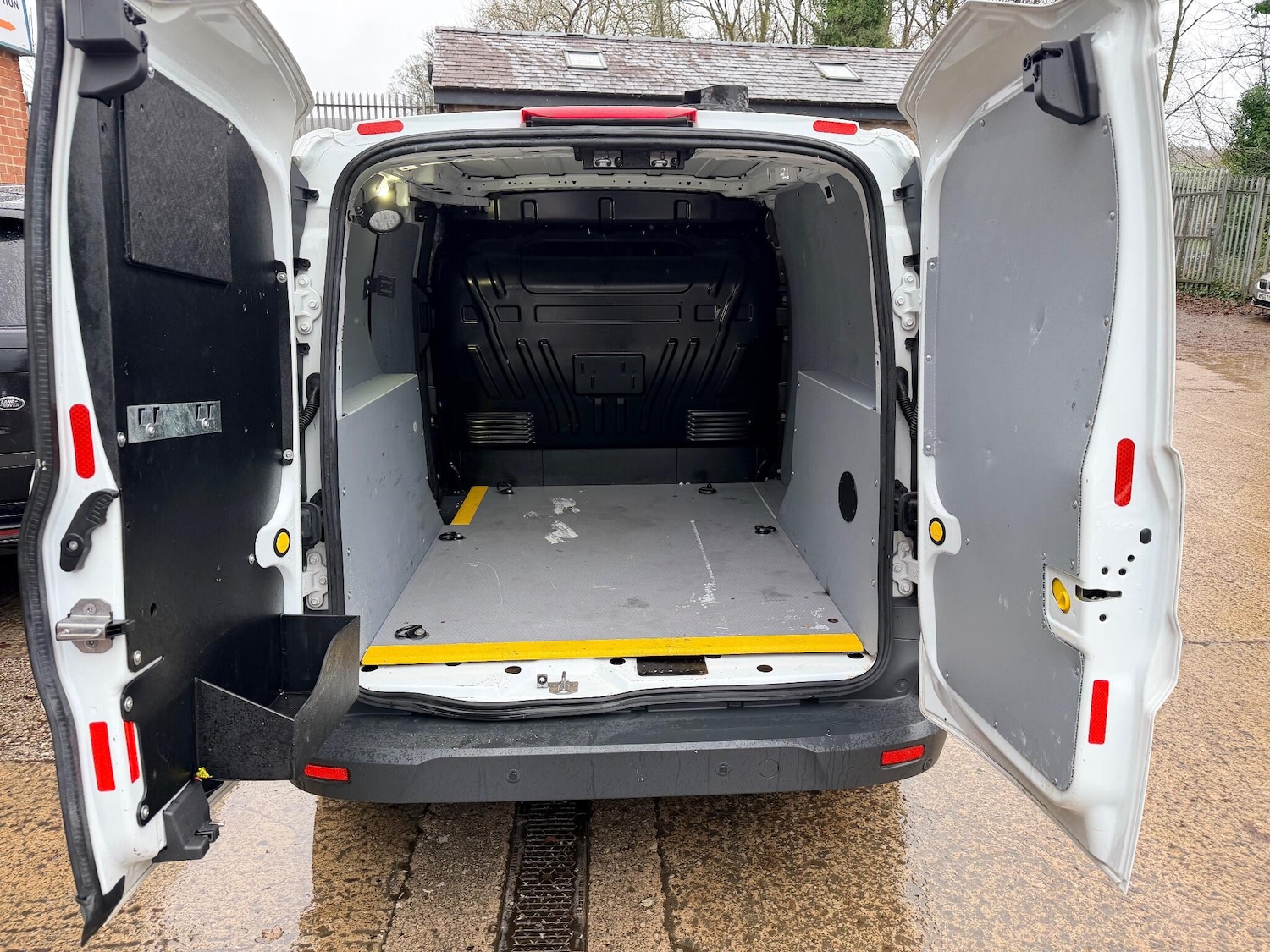 Used Ford Transit Connect 2017 for sale - 76584727: Photo 45