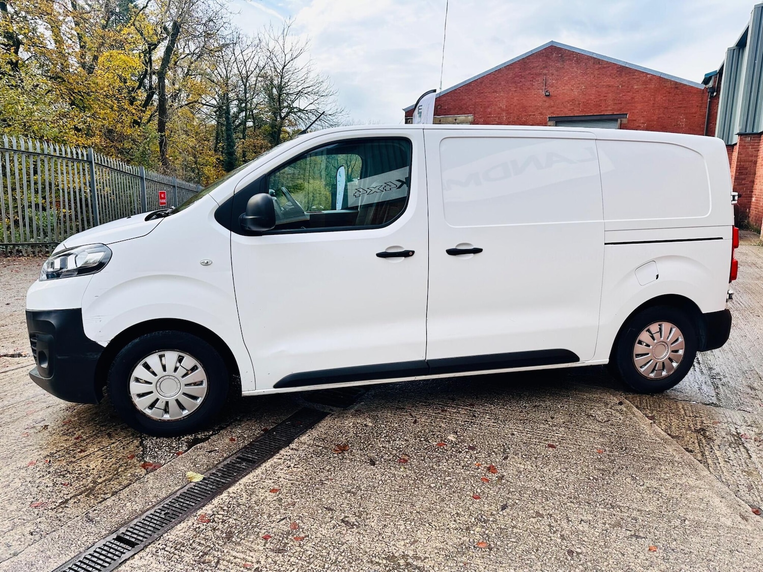 Used Citroen Dispatch 2017 for sale - 76484648: Photo 16