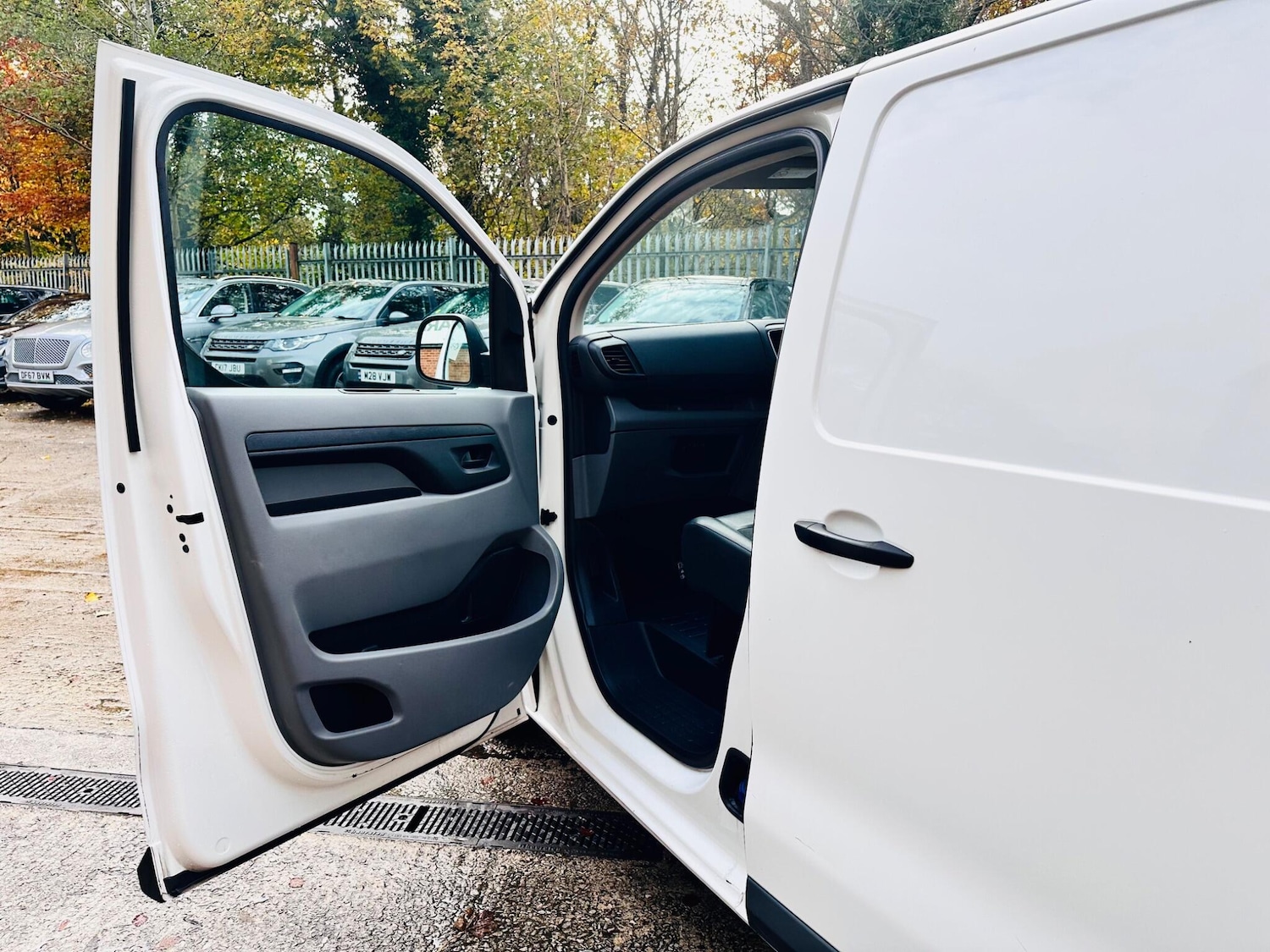 Used Citroen Dispatch 2017 for sale - 76484648: Photo 17